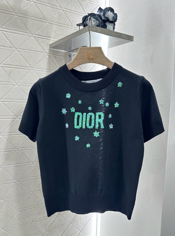 Футболка жіноча