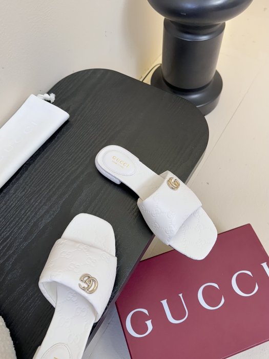 Шлепанцы фото 4