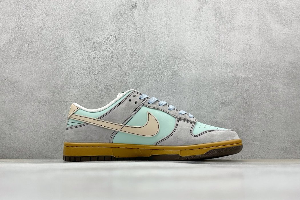 Кроссовки Nike SB Dunk Low x Supreme фото 2