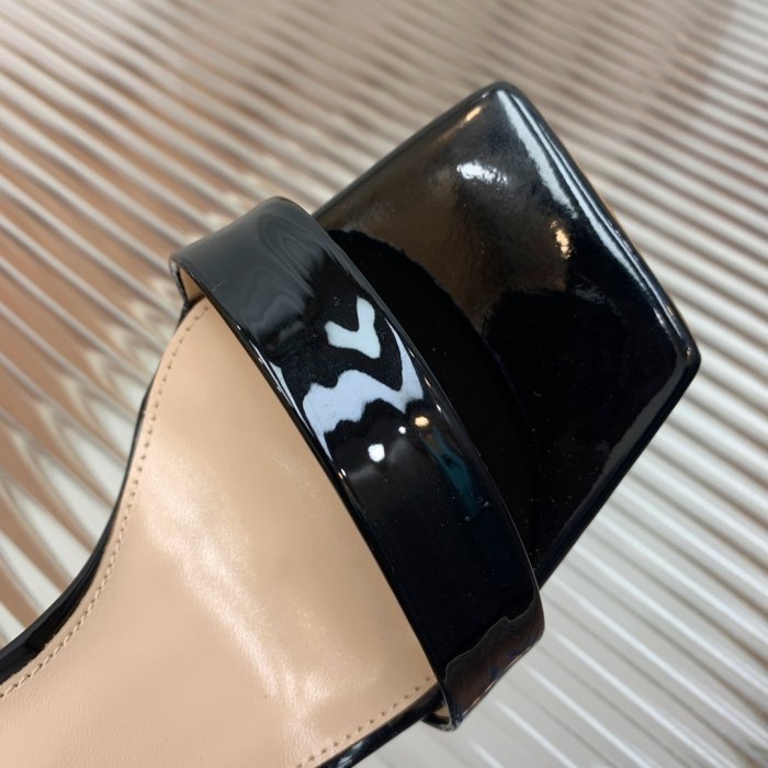 Босоножки фото 8