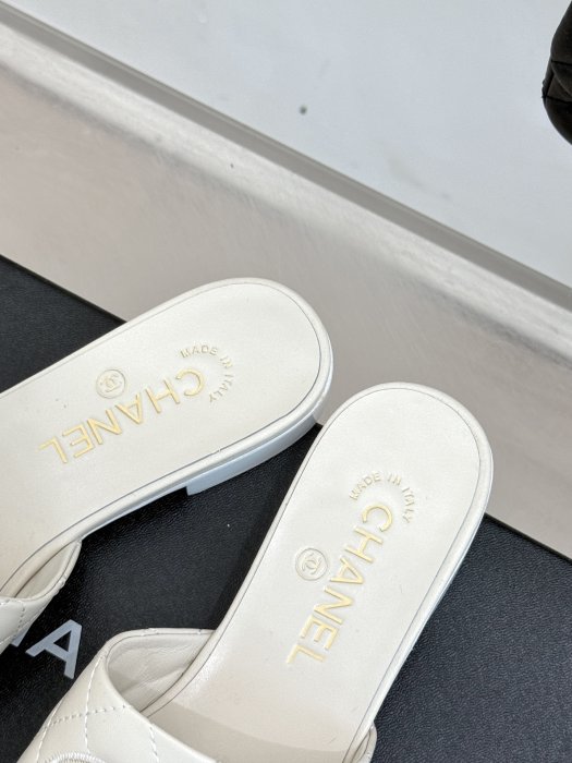 Шлепанцы фото 8