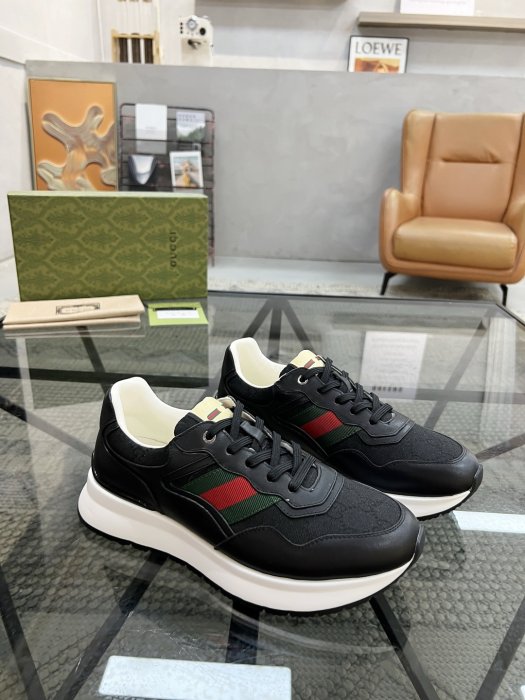 Кросівки чоловічі фото 2