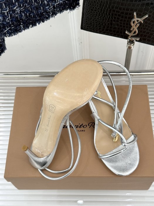 Sandals on stud фото 9