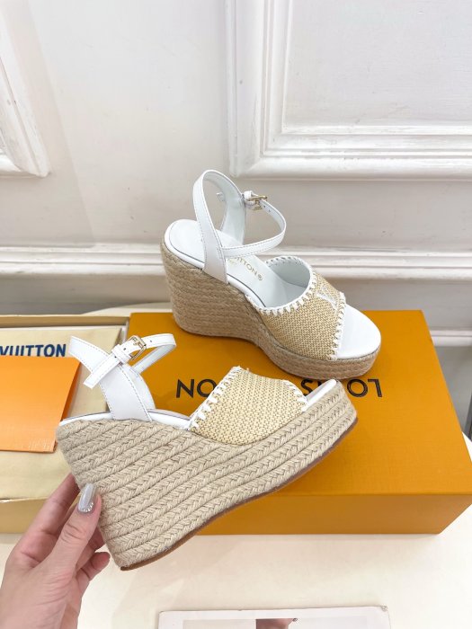 Босоножки фото 4