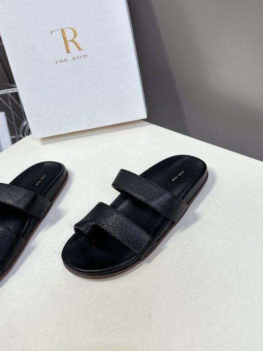 Шлепанцы фото 3