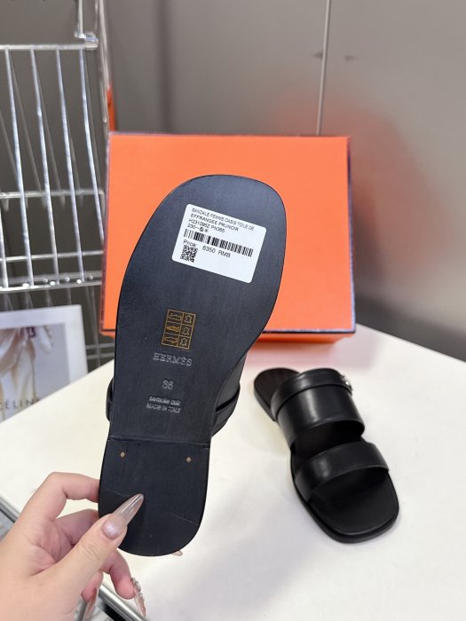 Шлепанцы фото 9