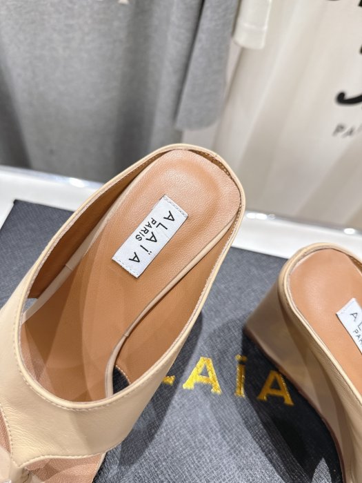 Босоножки фото 6