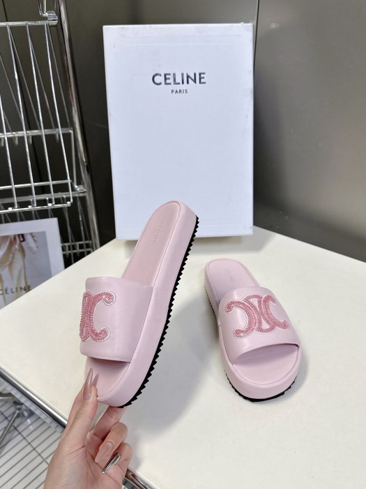 Шлепанцы женские фото 4