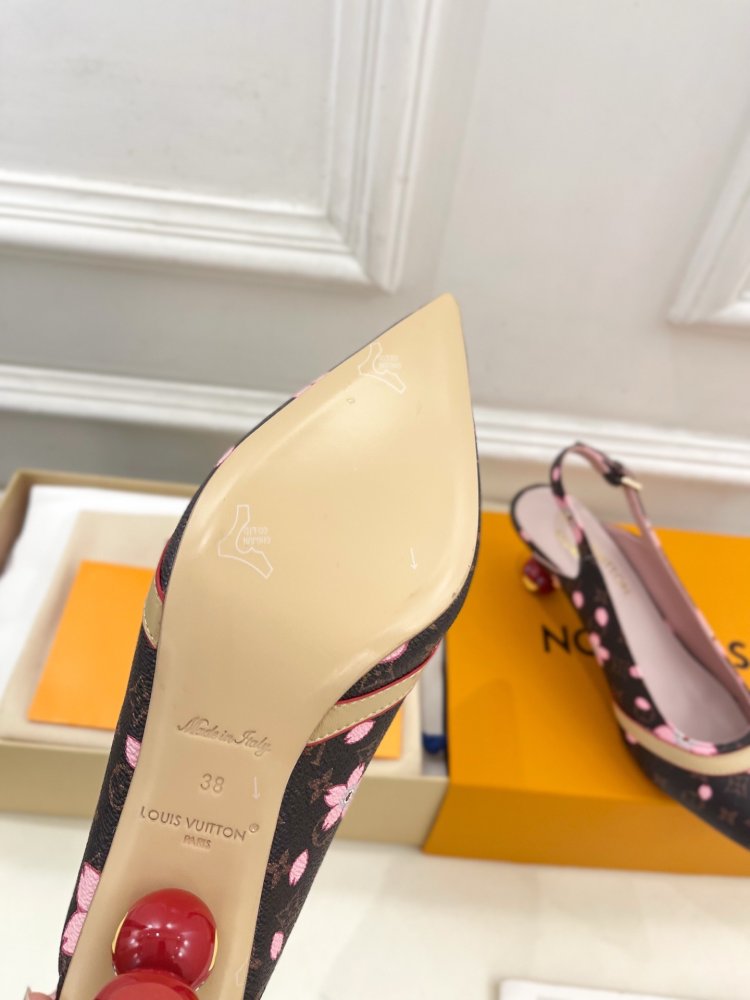 Босоніжки фото 9