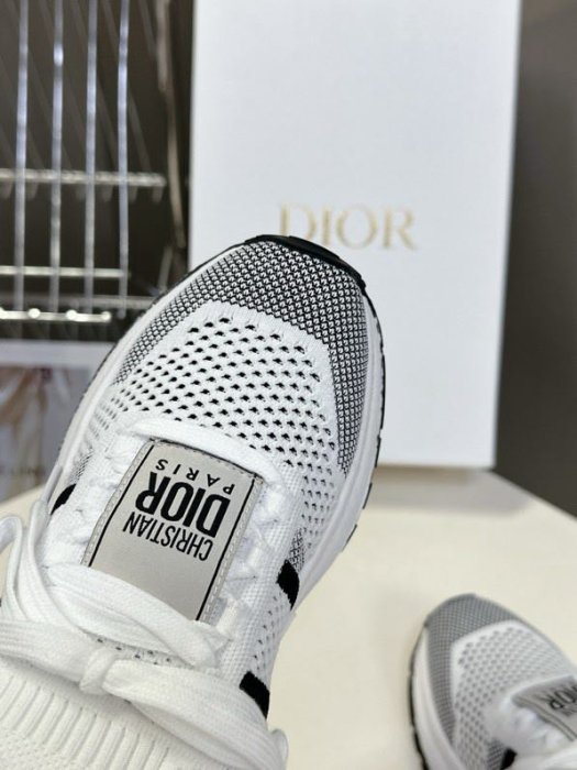 Кроссовки женские фото 6