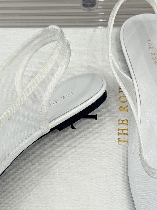 Босоножки фото 6