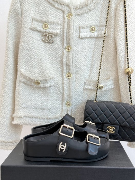 Шлепанцы женские