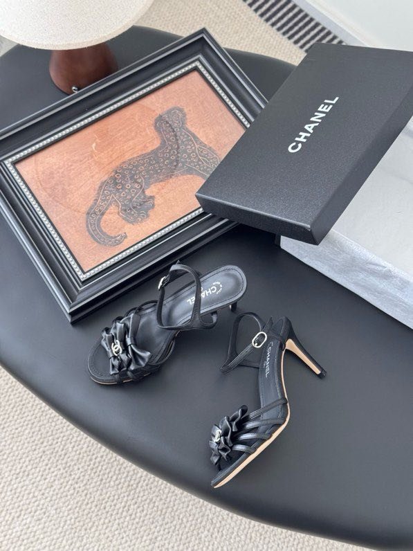 Босоножки фото 3