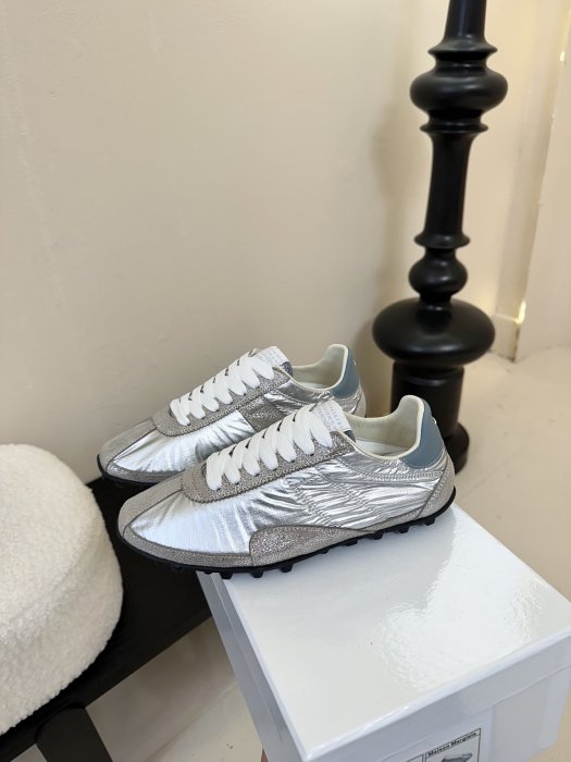 Кросівки фото 5