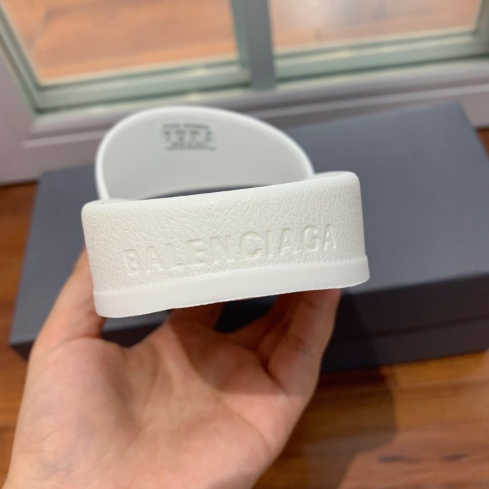 Шлепанцы фото 7