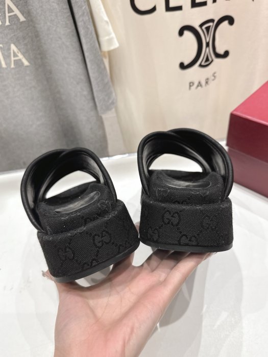 Шлепанцы фото 8