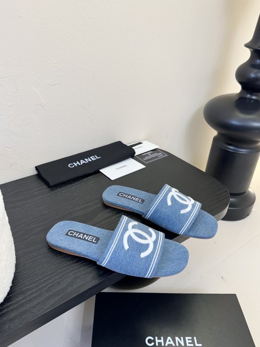 Шлепанцы женские фото 2