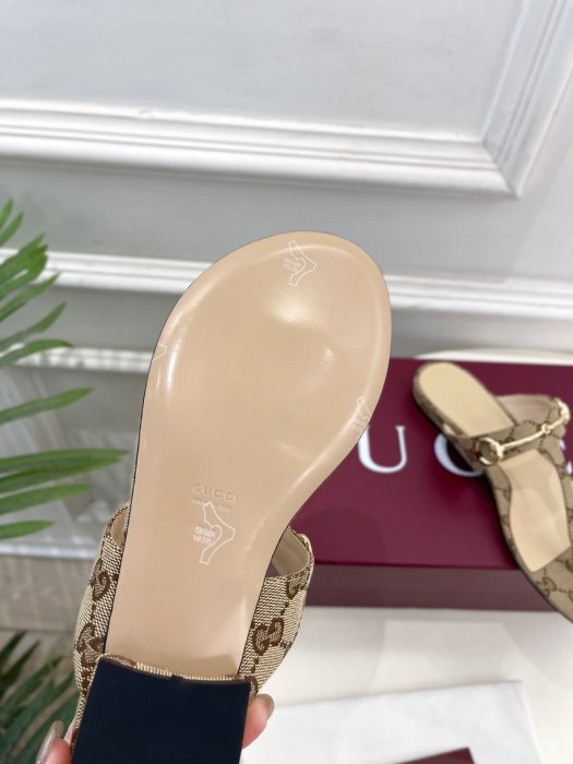 Босоножки фото 9