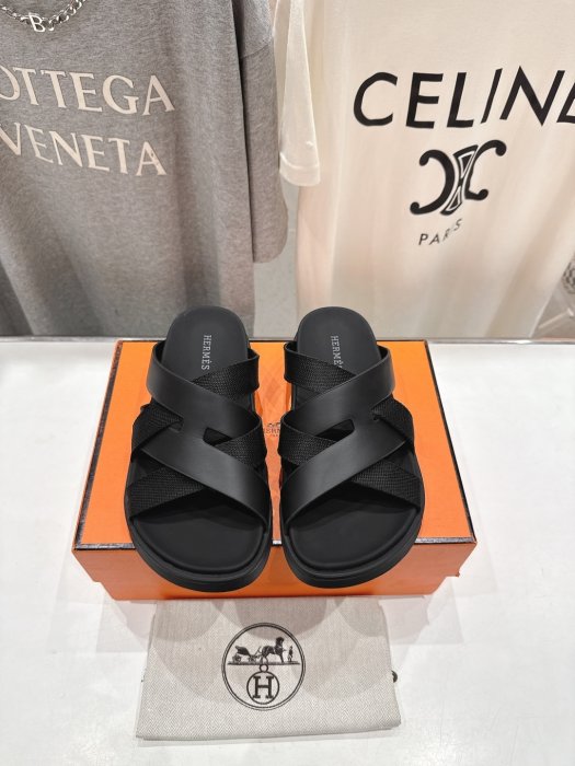 Шлепанцы женские