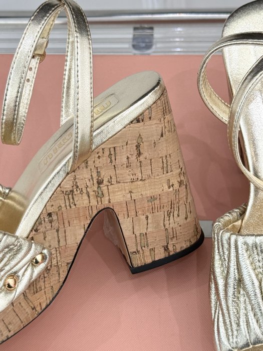 Босоножки фото 6