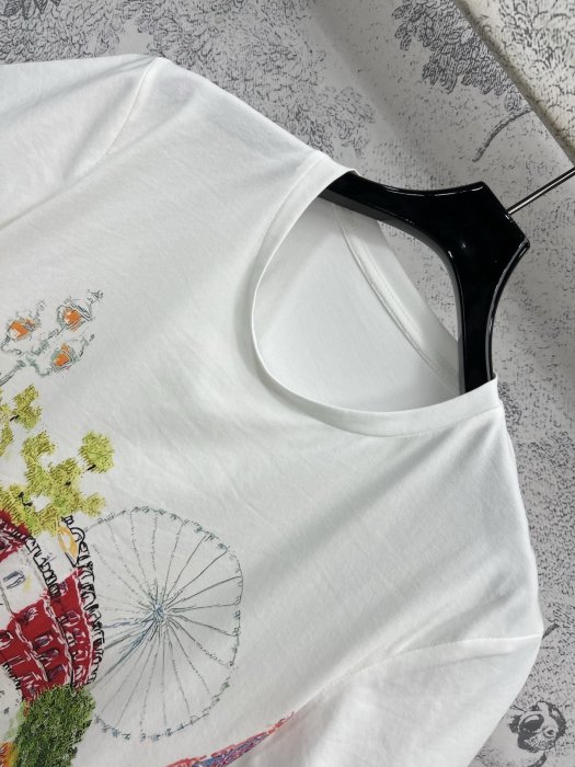 T-shirt women's фото 2