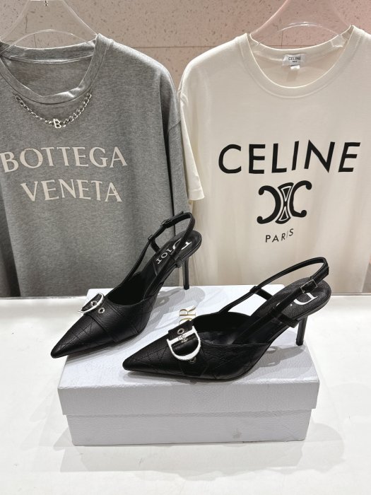 Босоножки фото 3