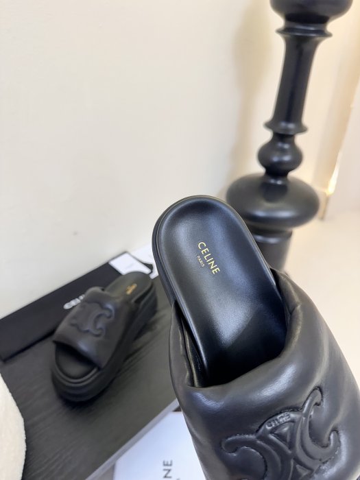 Шлепанцы женские фото 8