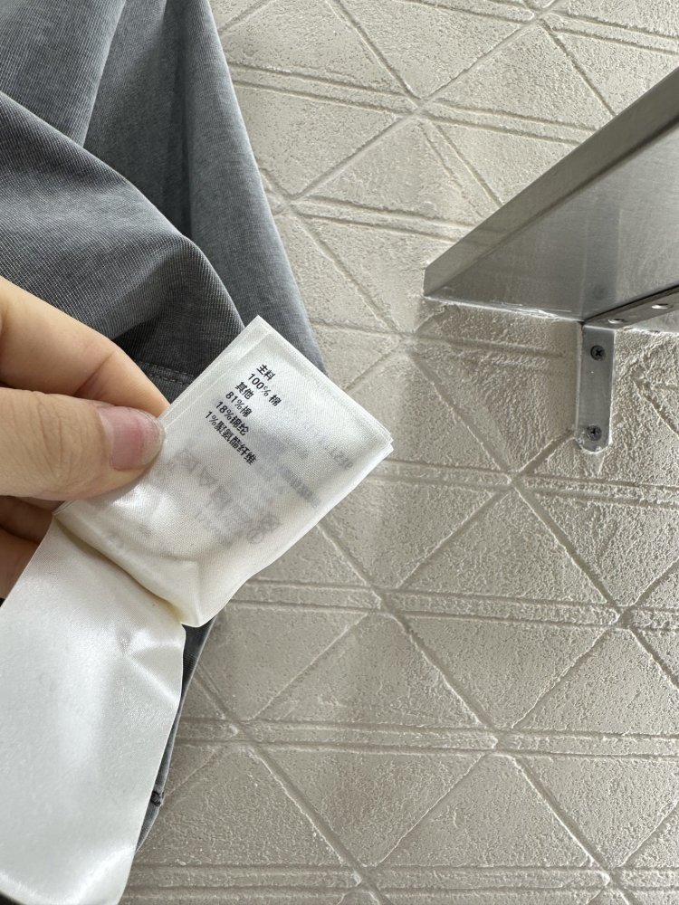 Футболка жіноча фото 9