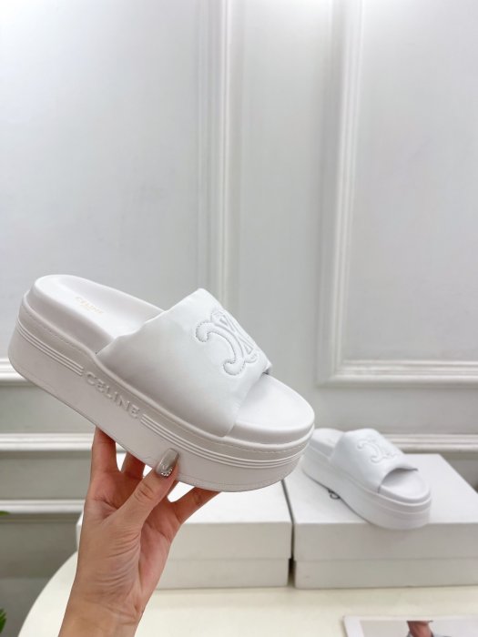 Шлепанцы женские фото 4