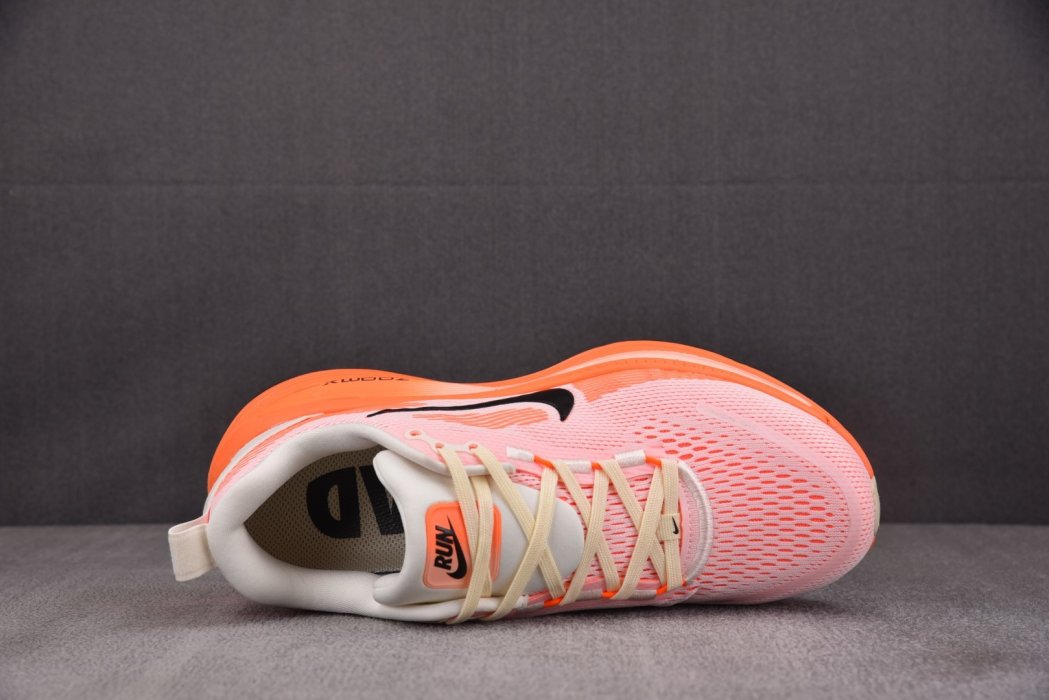 Кроссовки Vomero 18 Atmosphere Pink фото 3