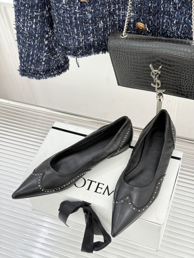 Балетки чорні жіночі шкіра з гострим носком і металевим декором класичні елегантні фото 2