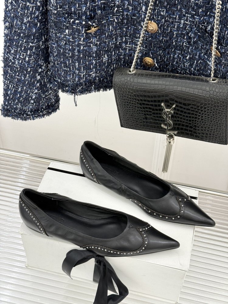 Балетки чорні жіночі шкіра з гострим носком і металевим декором класичні елегантні фото 3