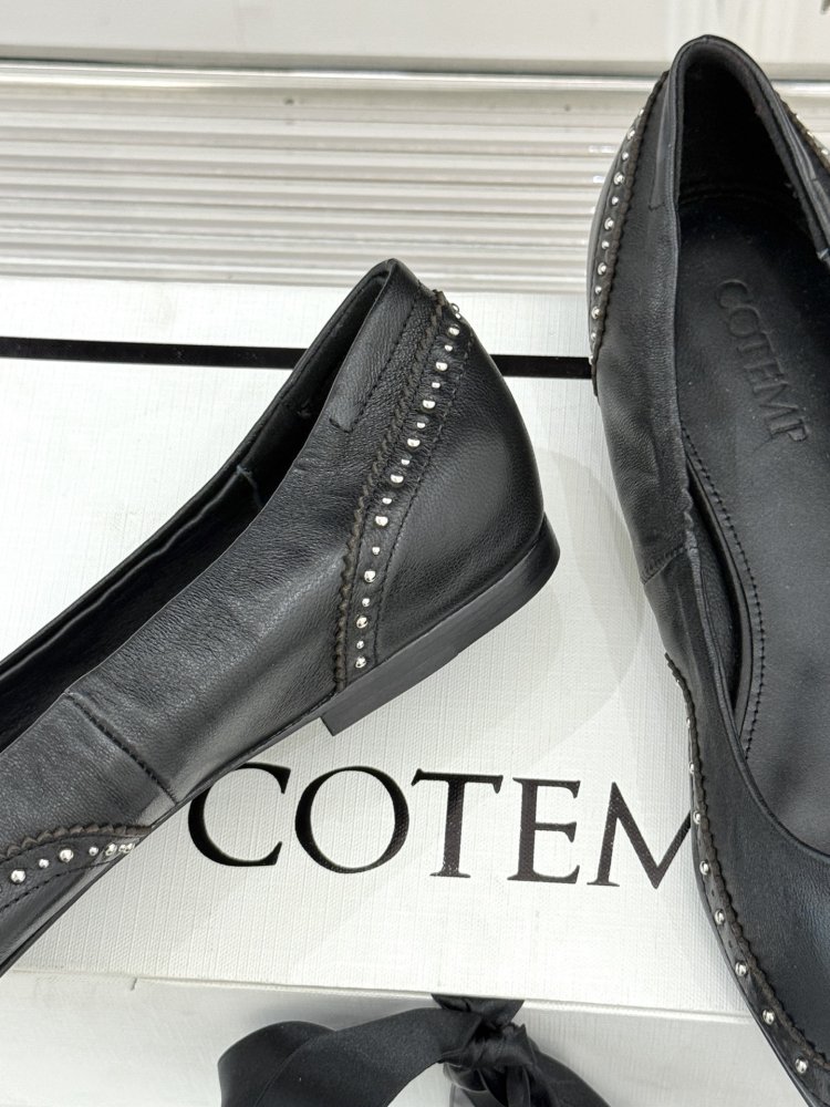 Балетки чорні жіночі шкіра з гострим носком і металевим декором класичні елегантні фото 6