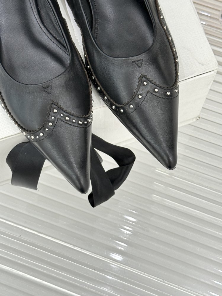 Балетки чорні жіночі шкіра з гострим носком і металевим декором класичні елегантні фото 7