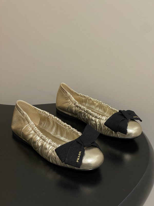 Ballet shoes leather from bow