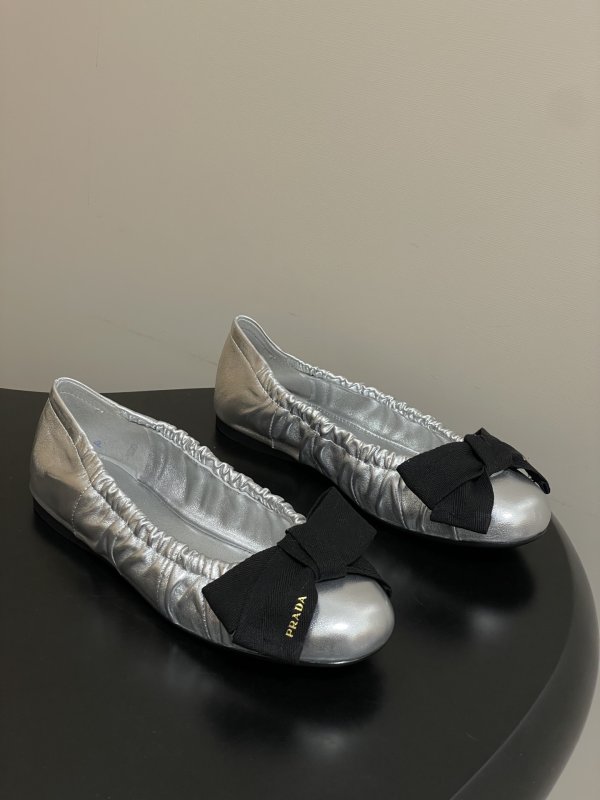 Ballet shoes leather from bow