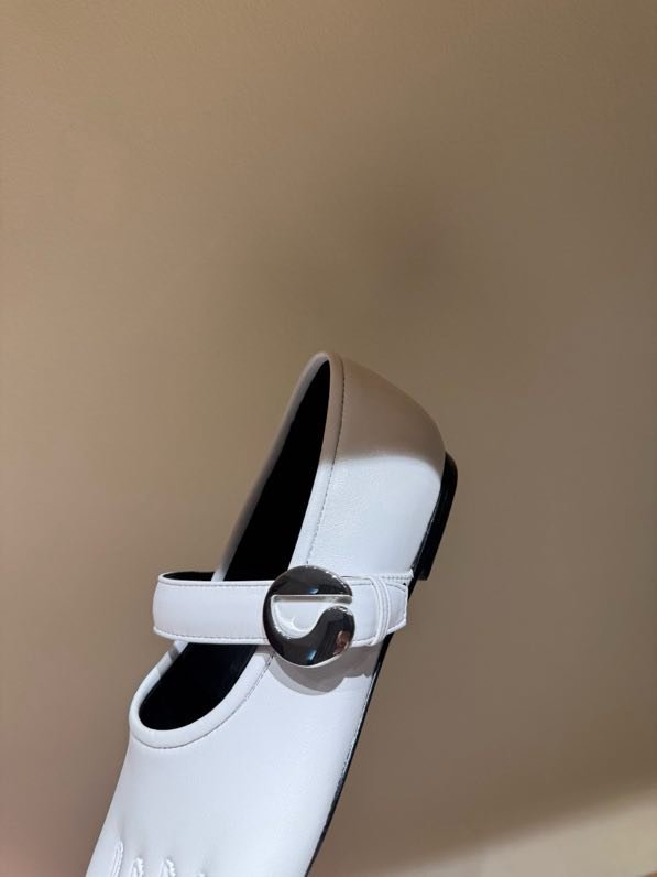 Балетки кожаные с раздвоенным носком фото 4