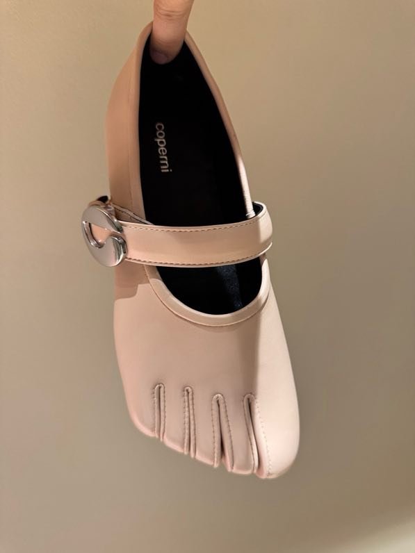 Балетки кожаные с раздвоенным носком фото 6