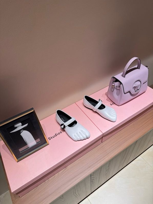 Балетки кожаные с раздвоенным носком фото 8