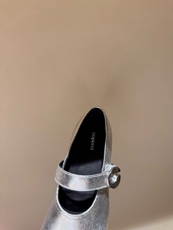 Балетки кожаные с раздвоенным носком фото 8