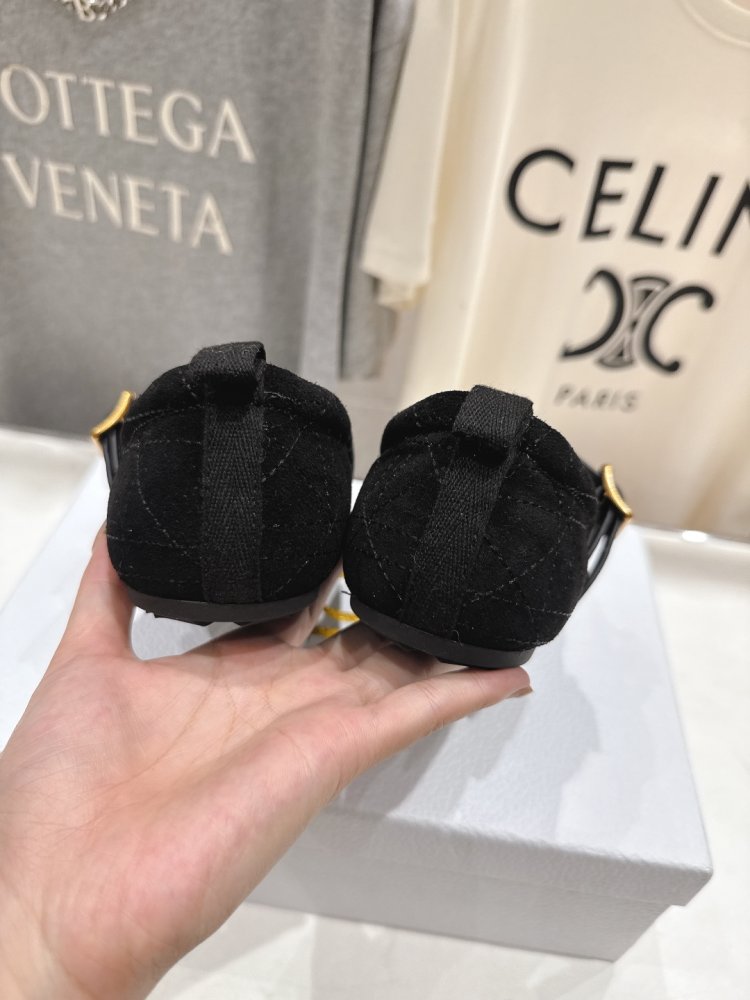 Ballet shoes on fur winter фото 8