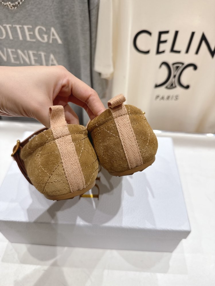 Ballet shoes on fur winter фото 9