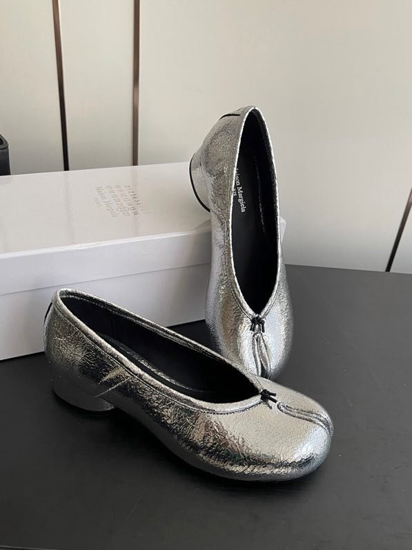 Балетки с раздвоенным носком