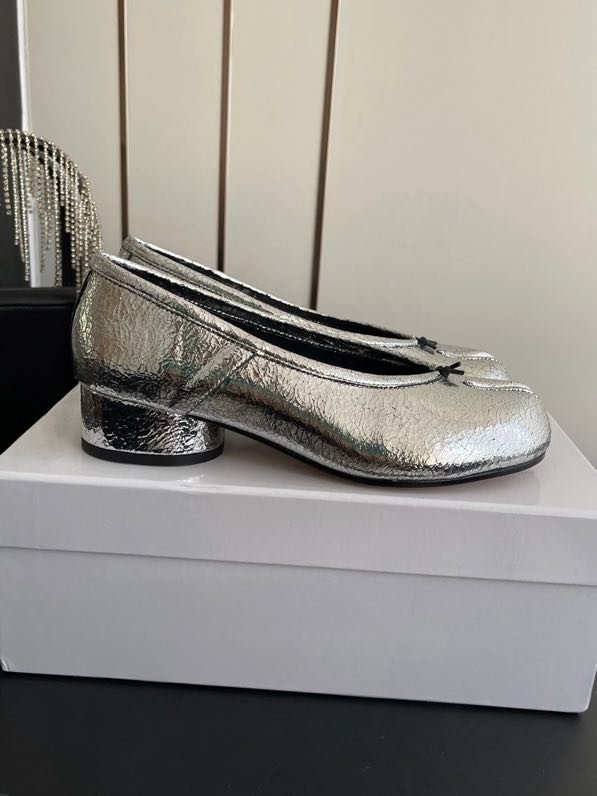 Балетки с раздвоенным носком фото 3