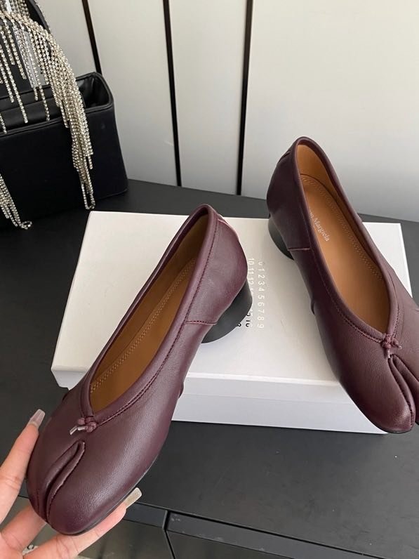 Балетки с раздвоенным носком фото 4