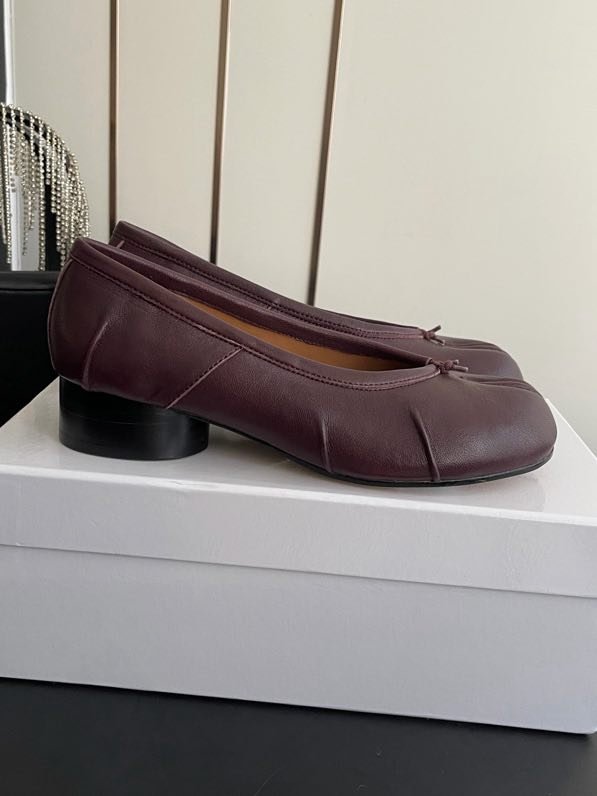 Балетки с раздвоенным носком фото 5