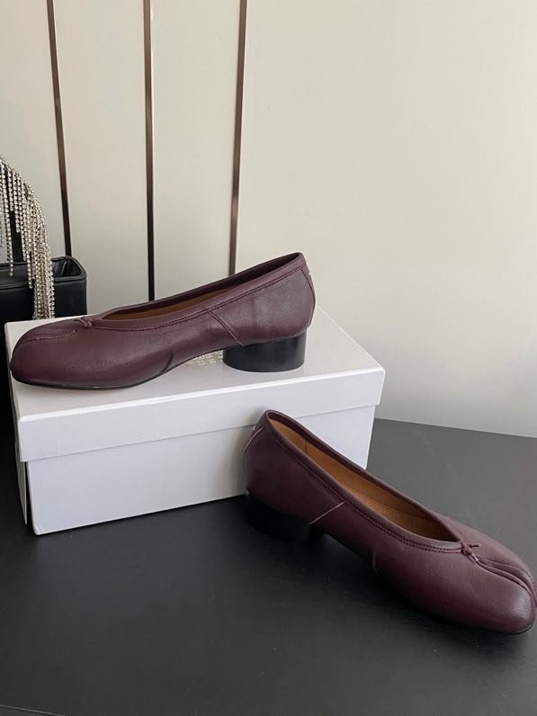 Балетки с раздвоенным носком фото 6