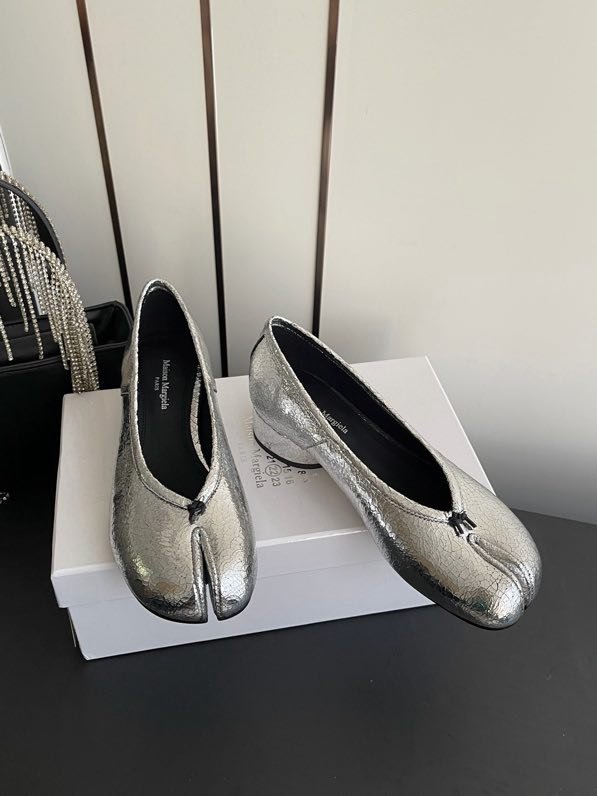 Балетки с раздвоенным носком фото 8