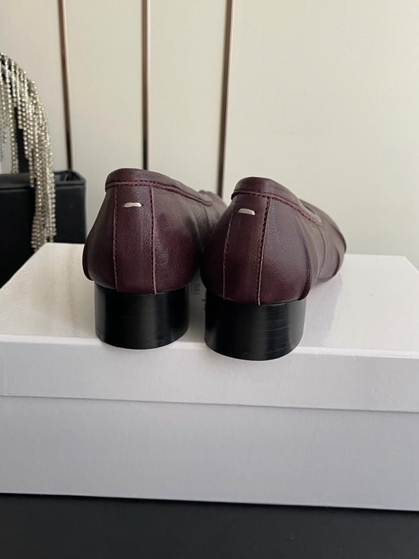 Балетки с раздвоенным носком фото 9