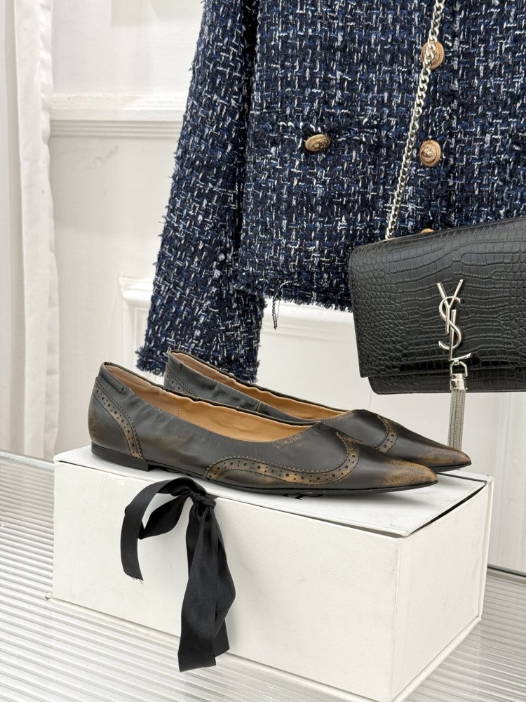 Балетки сірі жіночі шкіра з гострим носком і декоративної прострочкою класичні вінтажні